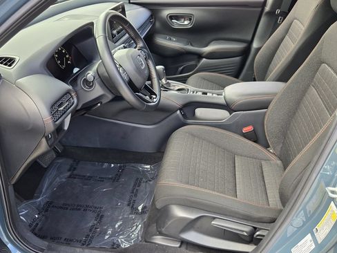 Certified 2025 Honda HR-V Sport image 10