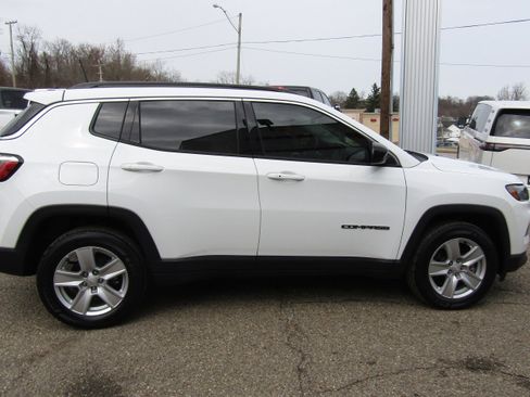 Used 2022 Jeep Compass Latitude w/ Sun and Sound Group image 5