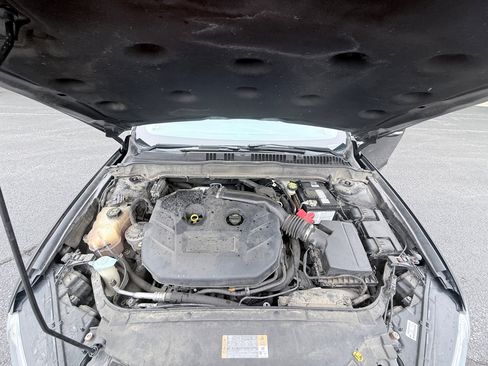 Used 2015 Ford Fusion SE w/ Equipment Group 201A image 18