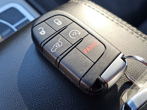 Used 2017 Jeep Grand Cherokee Limited w/ Trailer Tow Group IV image 33