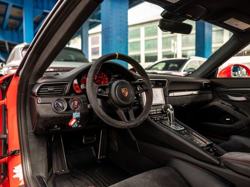 Certified 2019 Porsche 911 GT3 RS RWD image 4