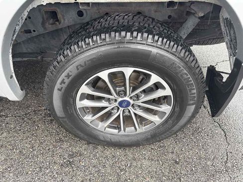 Used 2018 Ford F150 Lariat w/ Equipment Group 501A Mid image 9