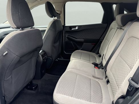 Used 2020 Ford Escape SE image 12