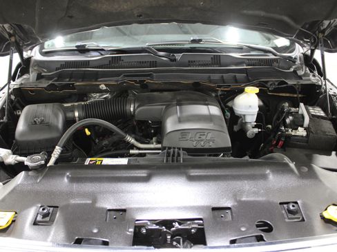 Used 2022 RAM 1500 Classic SLT image 40