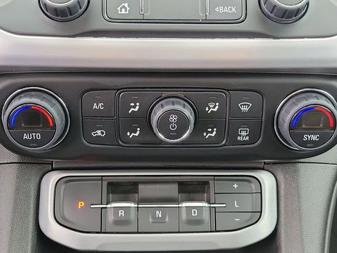 Used 2023 GMC Acadia SLT w/ Preferred Package AWD/4WD image 32