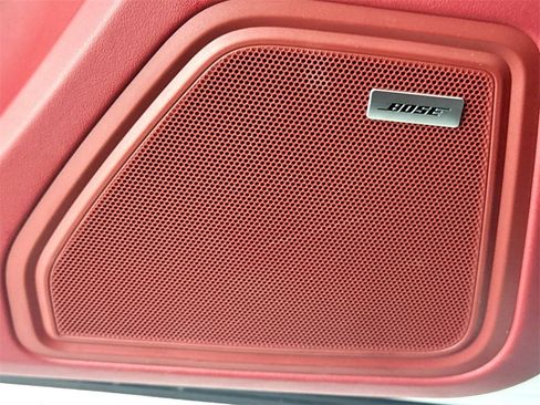 Used 2024 Porsche Macan image 16