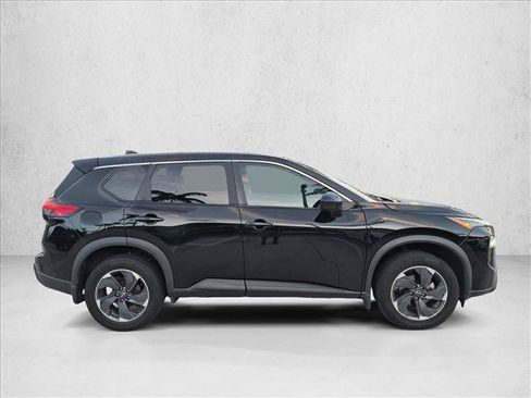 Used 2024 Nissan Rogue SV FWD image 4