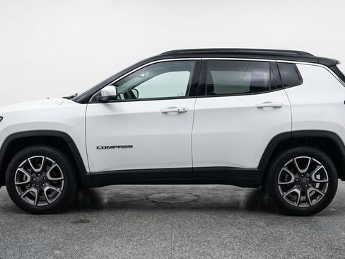 Used 2025 Jeep Compass Trailhawk AWD/4WD image 5