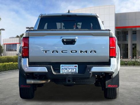 Used 2024 Toyota Tacoma 4x4 Double Cab image 5