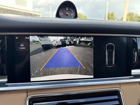 Used 2018 Porsche Panamera 4 image 24