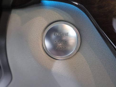Used 2013 Mercedes-Benz ML 350 BlueTEC 4MATIC image 26