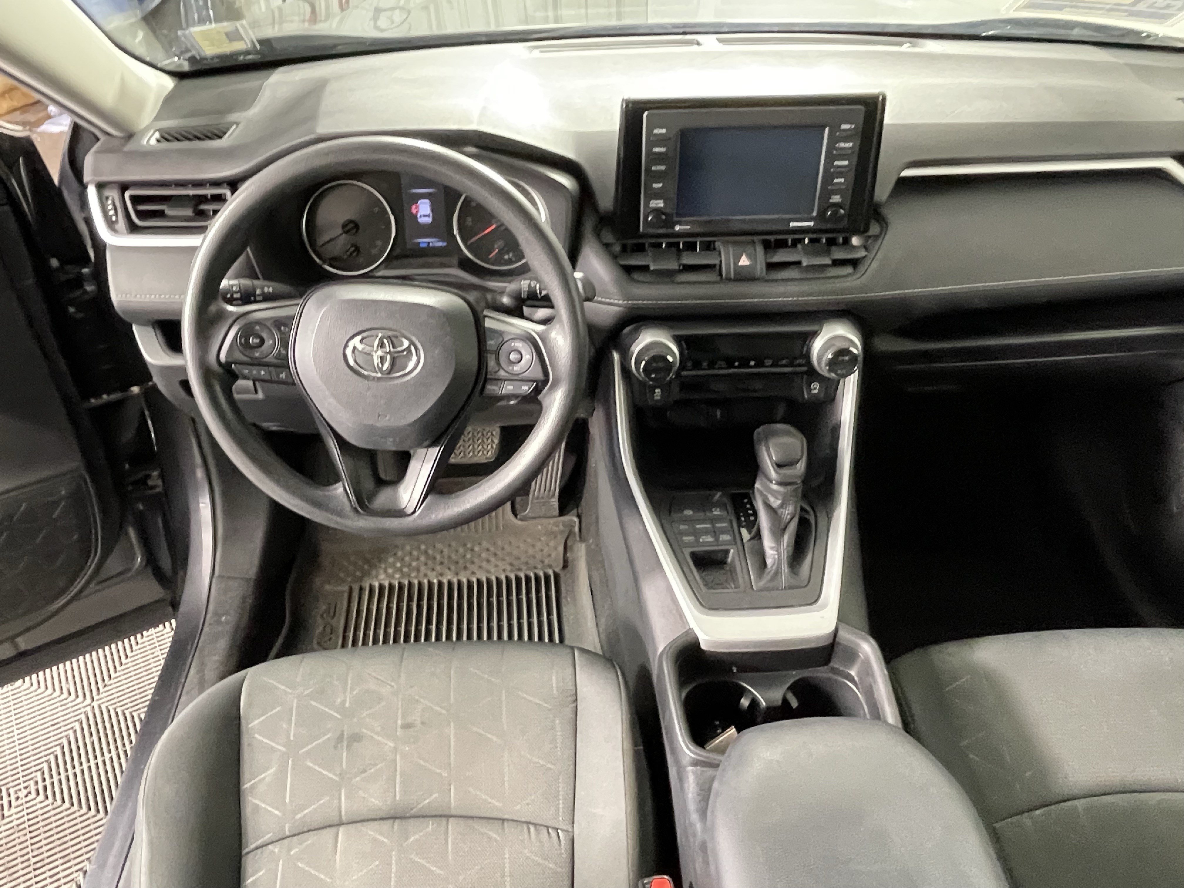 Used 2021 Toyota RAV4 XLE AWD/4WD image 11