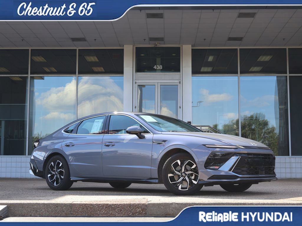 Certified 2025 Hyundai Sonata SEL FWD image 2