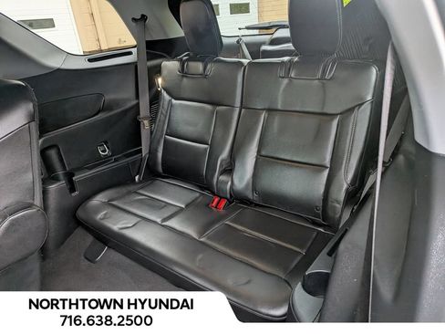 Used 2023 Ford Explorer XLT w/ Equipment Group 202A AWD/4WD image 11