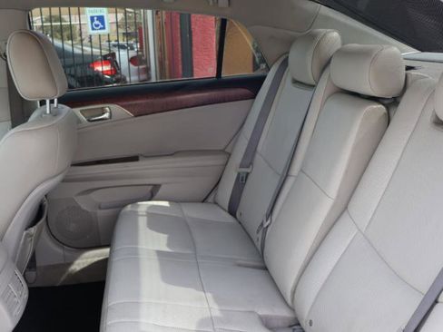 Used 2011 Toyota Avalon Limited image 21