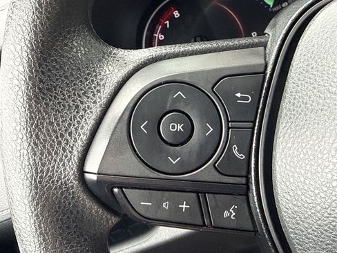 Used 2025 Toyota RAV4 XLE AWD/4WD image 17