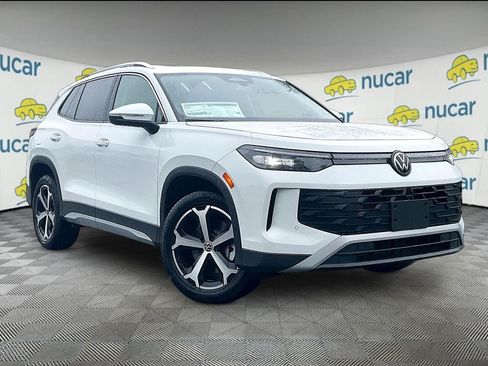 New 2026 Volkswagen Tiguan SE AWD/4WD image 1