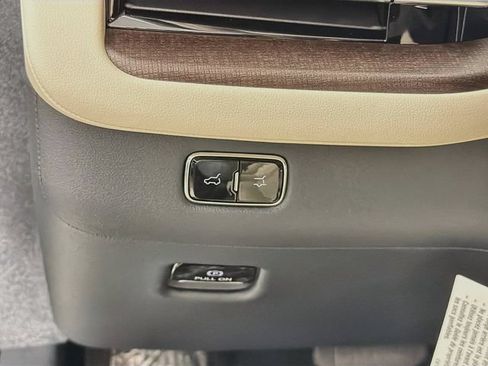 New 2027 Lincoln Navigator Reserve w/ Jet Appearance Package AWD/4WD image 10