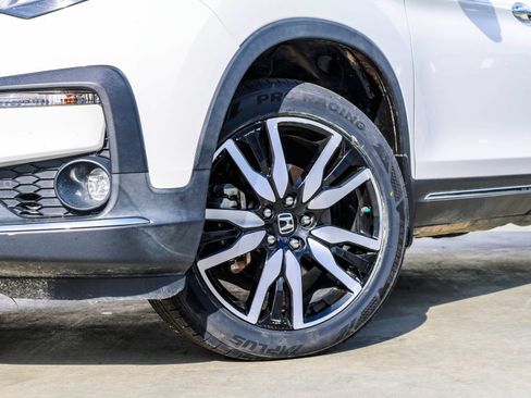 Used 2021 Honda Pilot Touring image 2