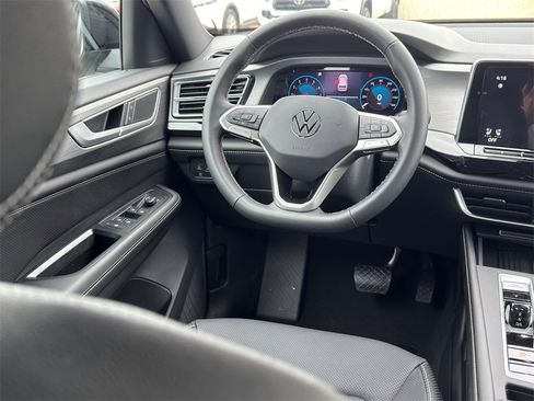 New 2026 Volkswagen Atlas Cross Sport SE image 26