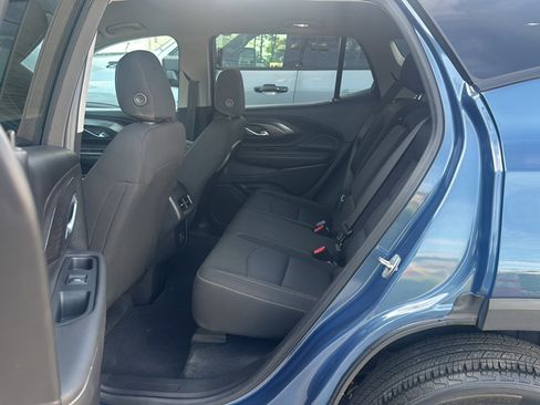 Used 2024 GMC Terrain SLE FWD image 17