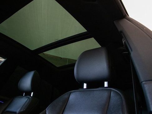 Used 2021 Audi Q8 Premium Plus image 39