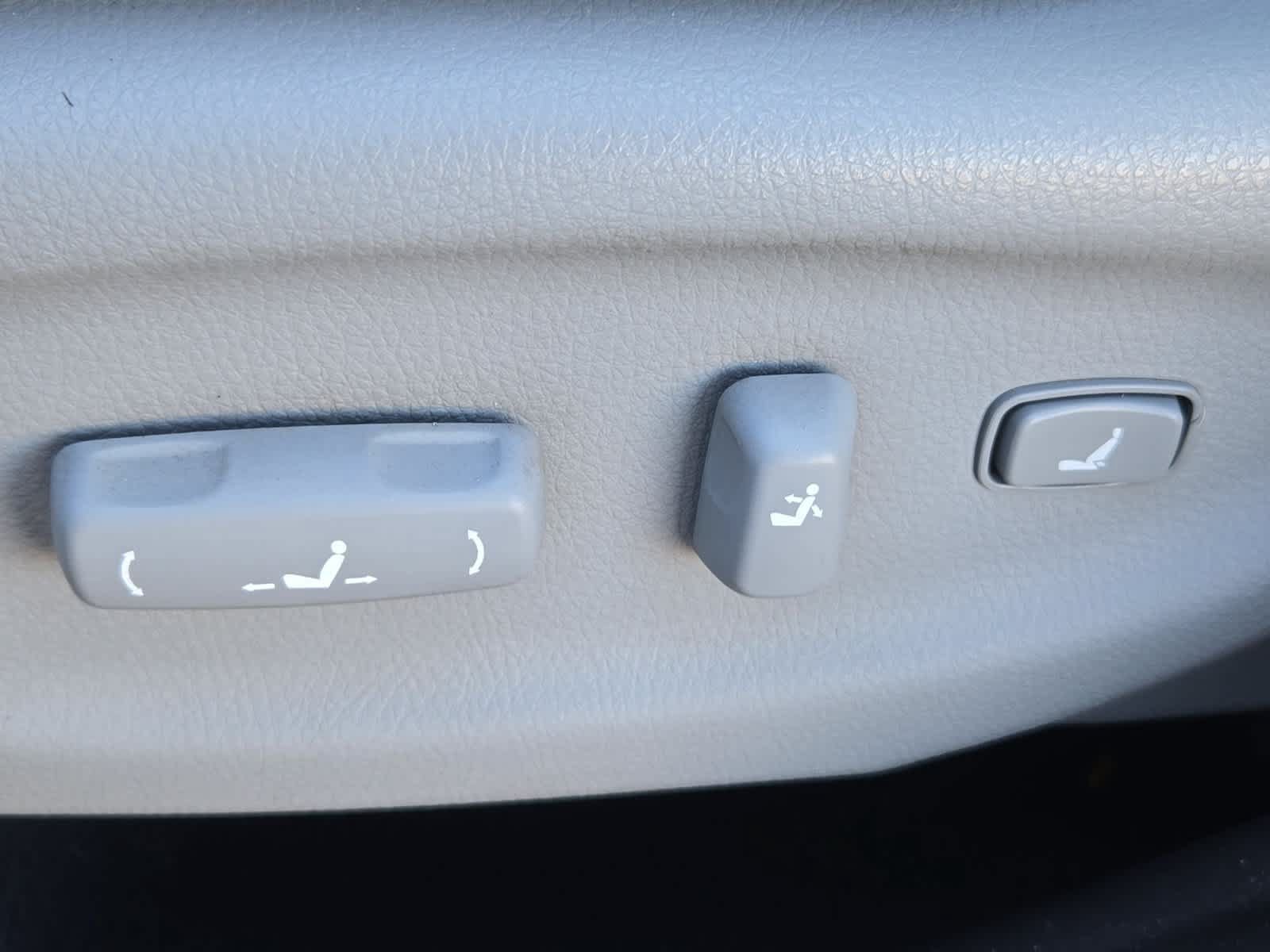Used 2014 Kia Sorento SX w/ 3rd Row Package FWD image 17
