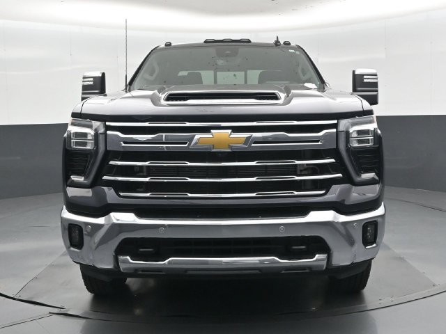 Used 2024 Chevrolet Silverado 3500 LTZ w/ LTZ Plus Package AWD/4WD image 28