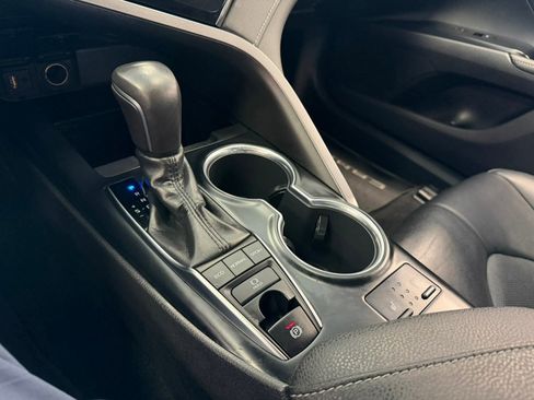 Used 2019 Toyota Camry XSE w/ Navigation Package image 46