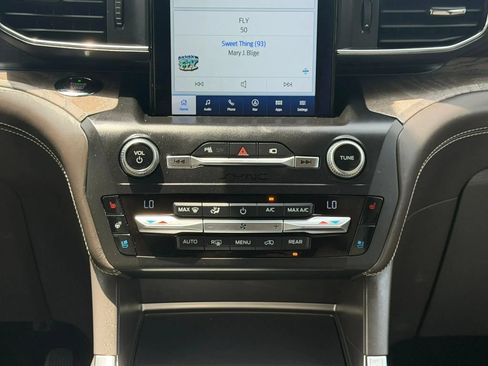 Used 2020 Ford Explorer Platinum w/ Premium Technology Package AWD/4WD image 30