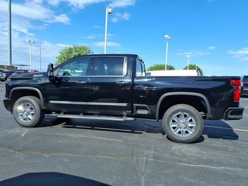 Certified 2024 Chevrolet Silverado 2500 High Country w/ High Country Premium Package AWD/4WD image 8