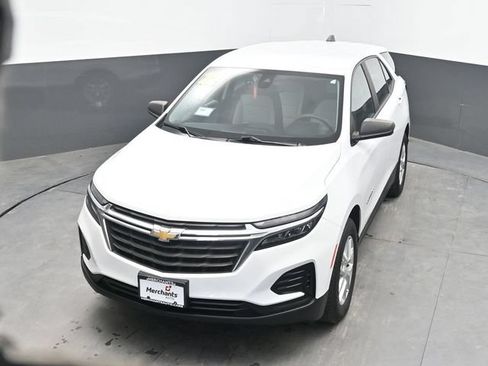 Used 2022 Chevrolet Equinox LS AWD/4WD image 23