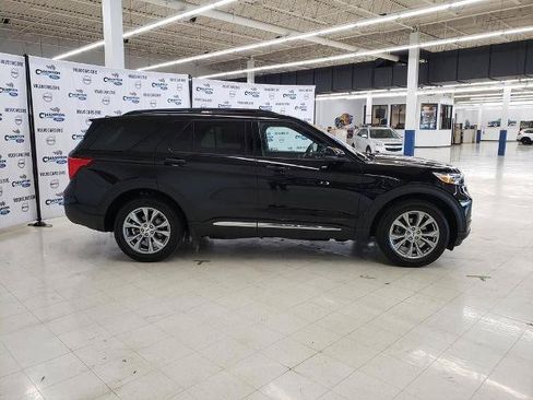 Certified 2024 Ford Explorer XLT w/ Equipment Group 202A AWD/4WD image 5
