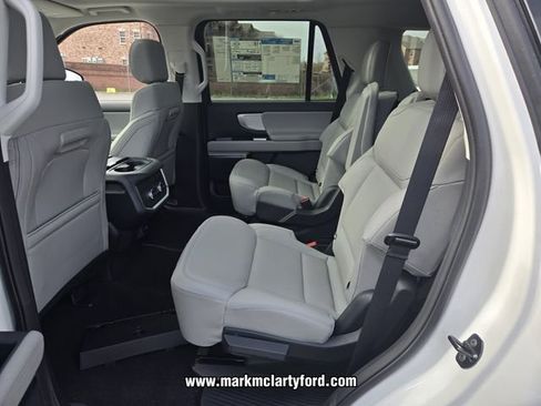 New 2026 Ford Expedition Active image 8