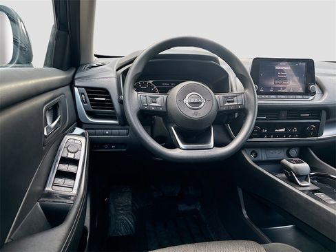 Used 2024 Nissan Rogue SV image 20