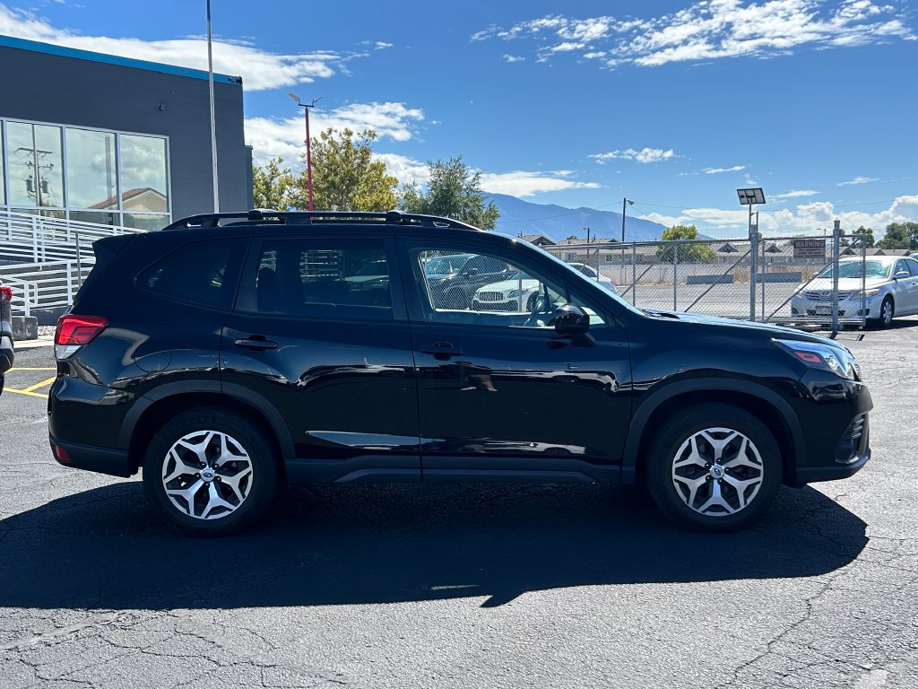 Used 2022 Subaru Forester Premium w/ Popular Package #1 AWD/4WD image 2
