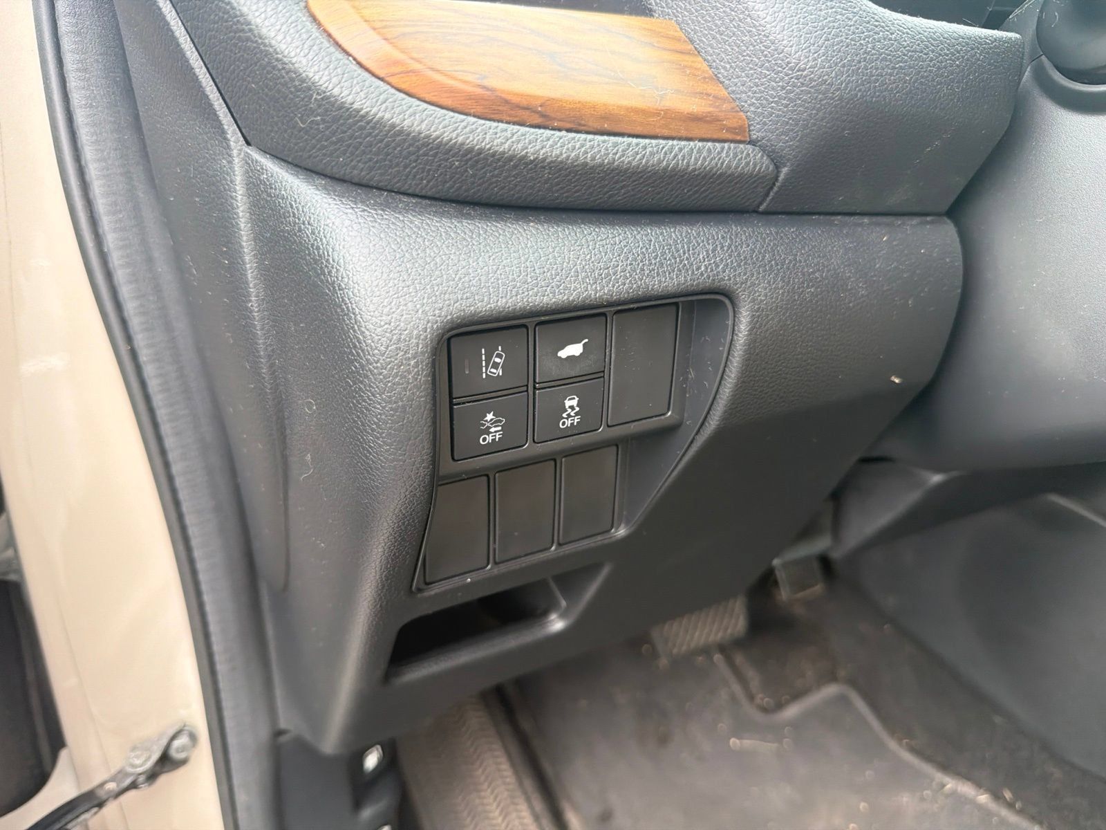 Used 2017 Honda CR-V Touring image 14