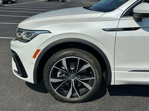 Certified 2022 Volkswagen Tiguan SEL R-Line AWD/4WD image 6
