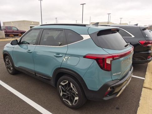 Used 2025 Kia Seltos SX w/ SX Sunroof Package image 5