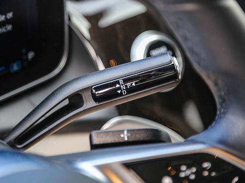 Used 2023 Mercedes-Benz GLC 300 image 19