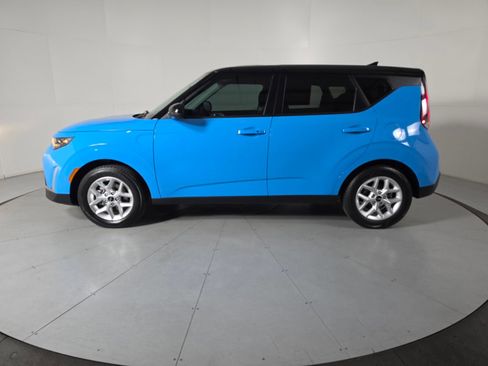 Used 2025 Kia Soul S FWD image 2