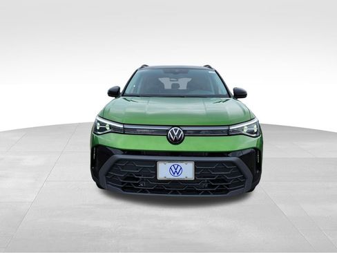 New 2026 Volkswagen Taos SE AWD/4WD image 2
