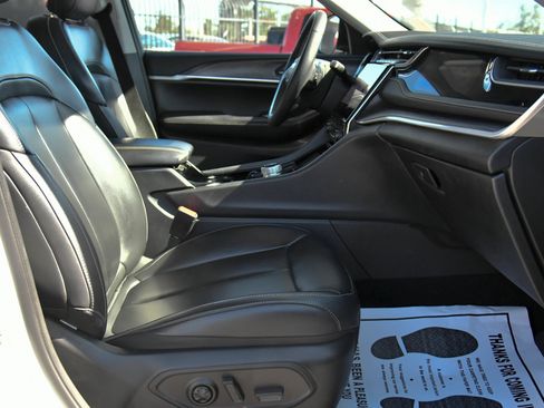 Used 2023 Jeep Grand Cherokee 4WD 4xe image 54