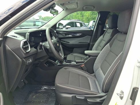 Used 2024 Chevrolet TrailBlazer LT w/ Driver Confidence Package AWD/4WD image 13