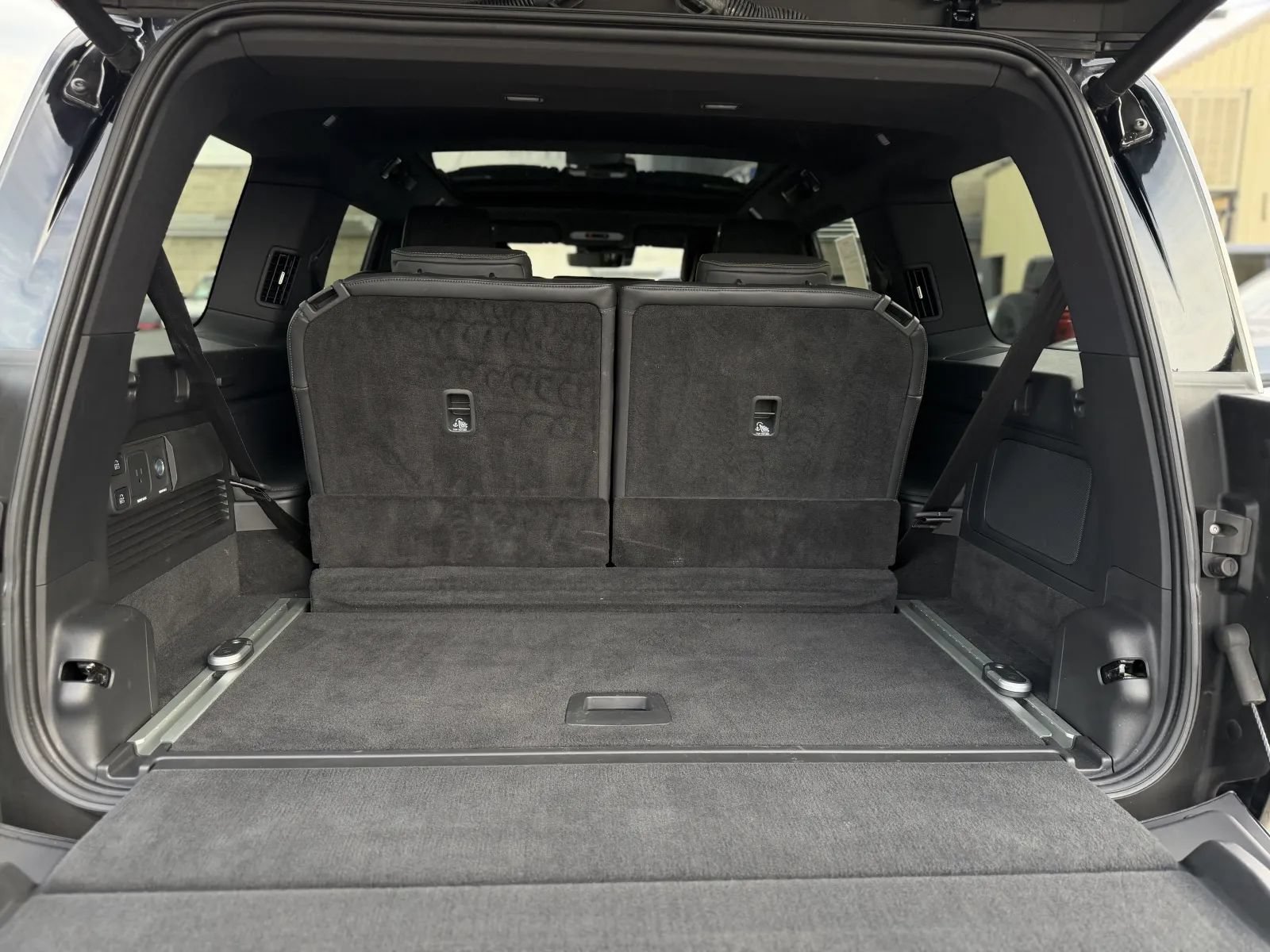 Used 2025 Rivian R1S Adventure Dual AWD/4WD image 50