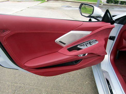 Used 2021 Chevrolet Corvette Stingray Premium Conv w/ 3LT RWD image 11