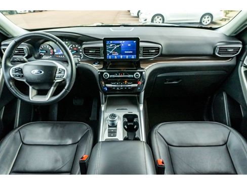 Used 2024 Ford Explorer Limited image 19