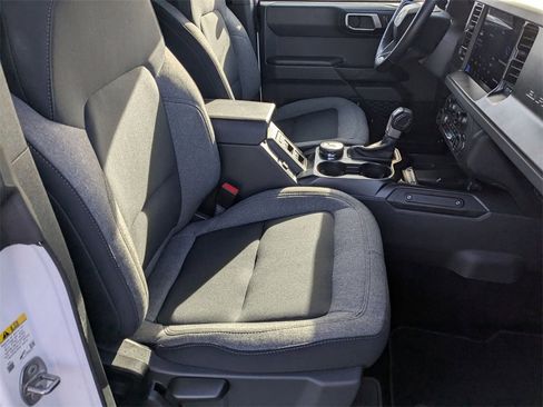 Used 2025 Ford Bronco Big Bend image 39