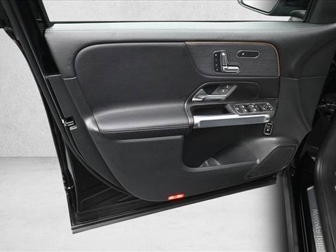 Certified 2023 Mercedes-Benz GLB 250 4MATIC image 16