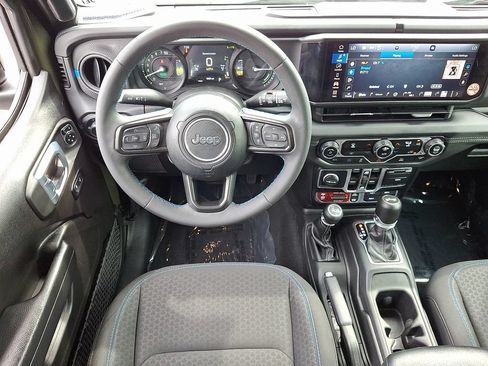 Used 2024 Jeep Wrangler Unlimited Rubicon 4xe AWD/4WD image 11
